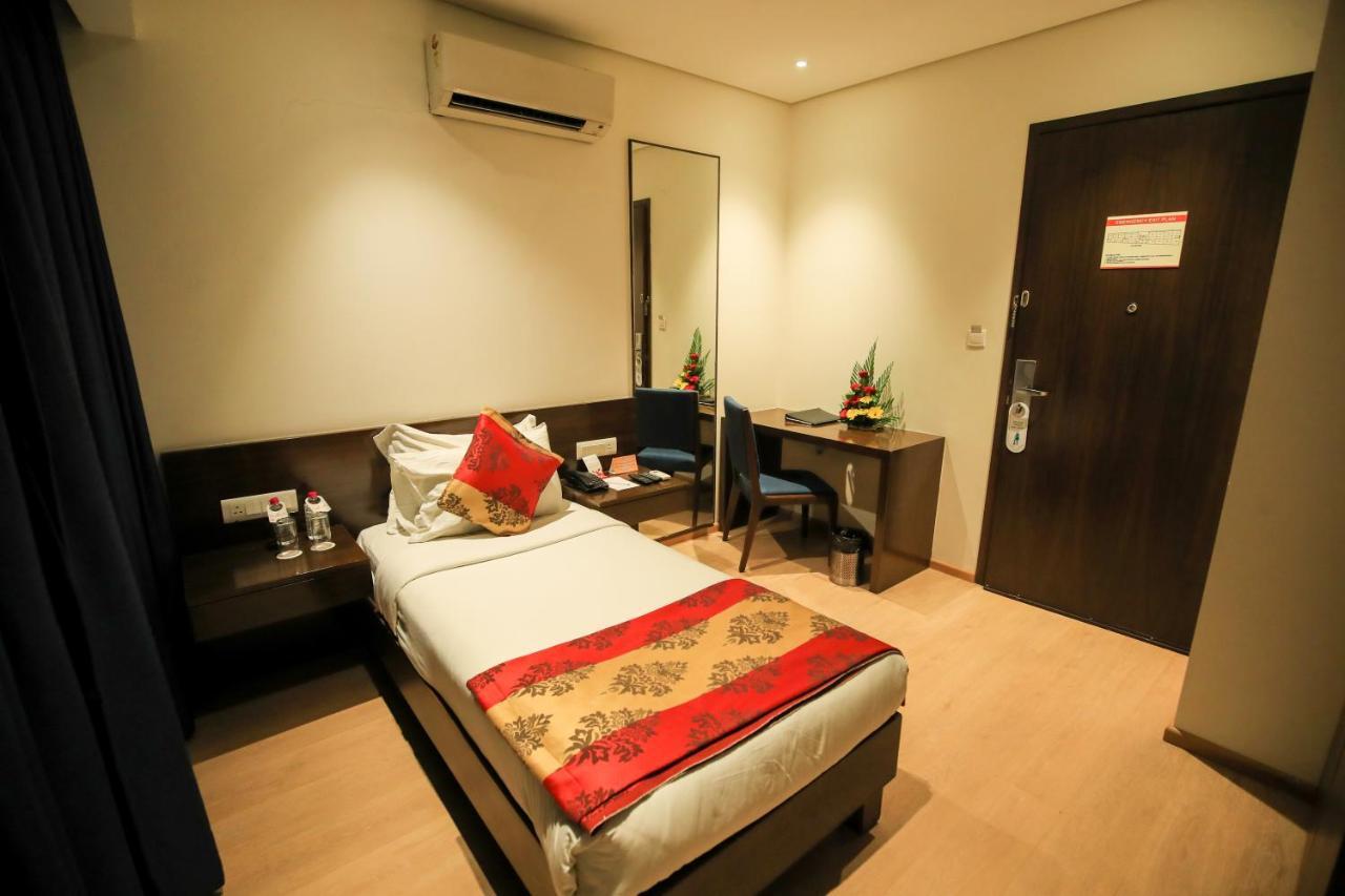 Hotel German Palace Near To Airport Gandhinagar Eksteriør bilde