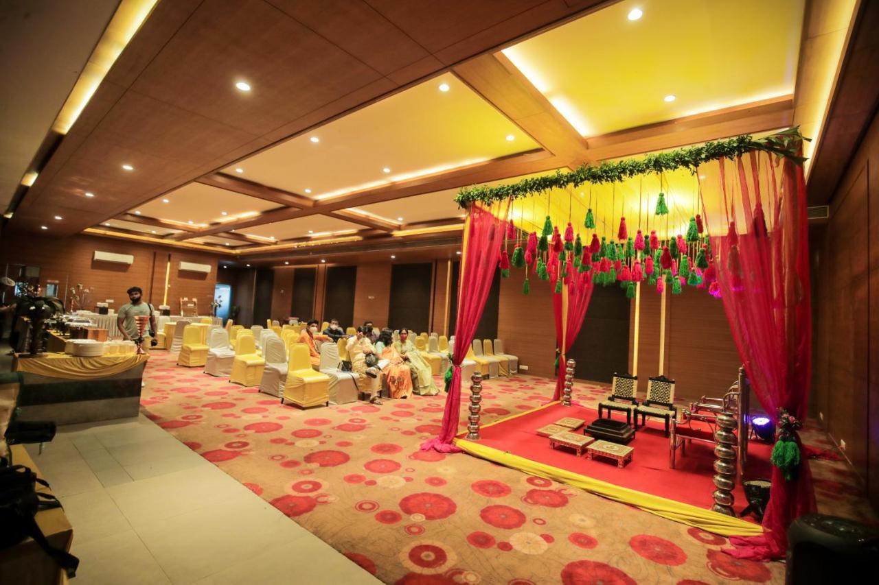 Hotel German Palace Near To Airport Gandhinagar Eksteriør bilde