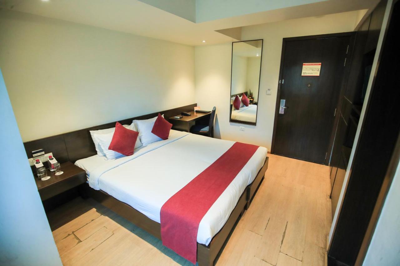Hotel German Palace Near To Airport Gandhinagar Eksteriør bilde