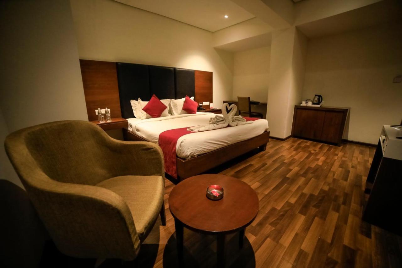 Hotel German Palace Near To Airport Gandhinagar Eksteriør bilde