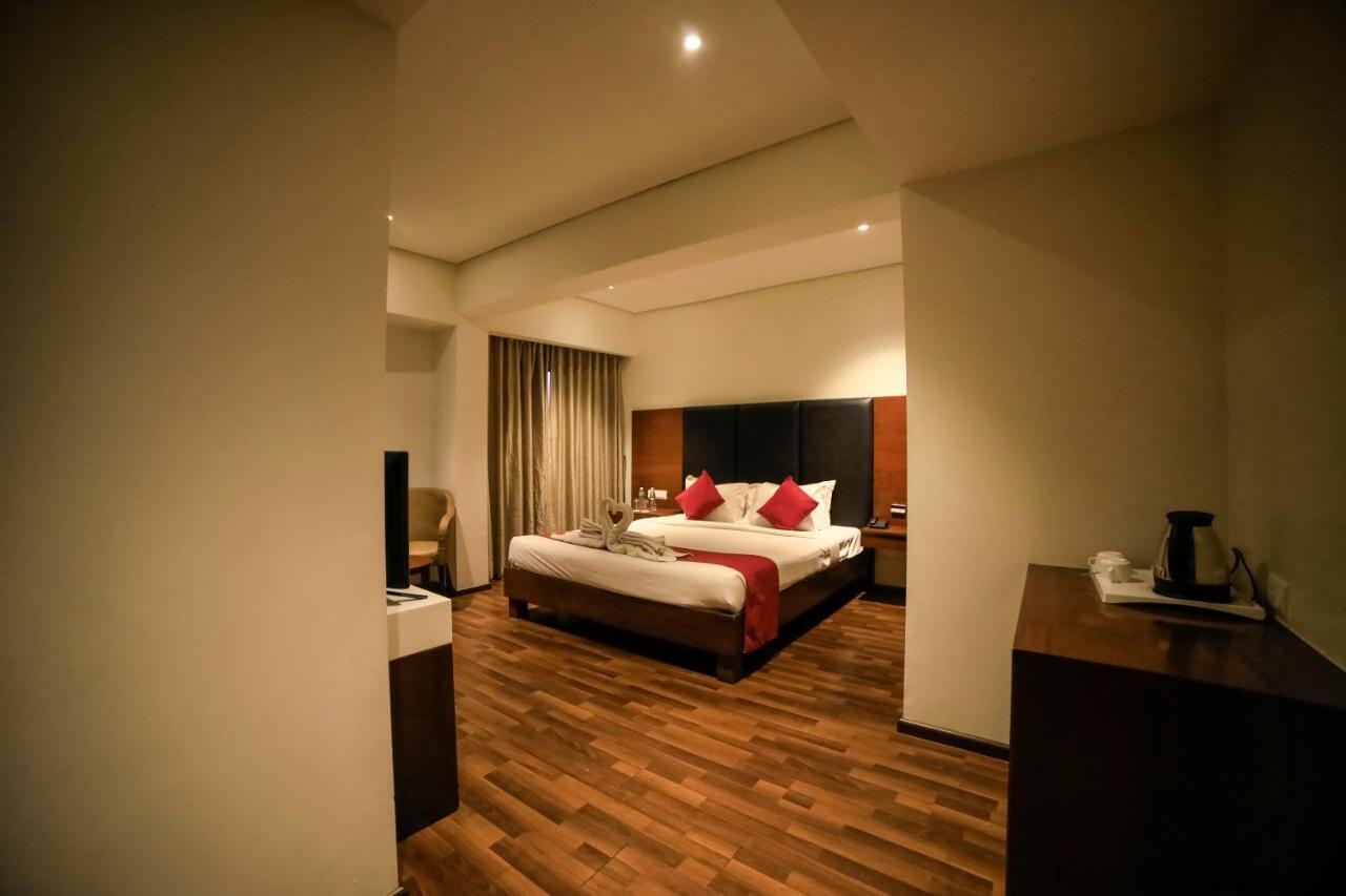 Hotel German Palace Near To Airport Gandhinagar Eksteriør bilde