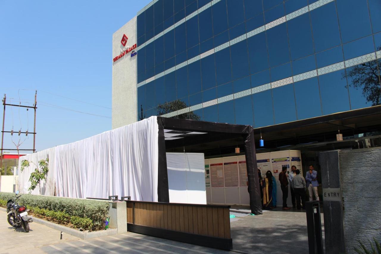Hotel German Palace Near To Airport Gandhinagar Eksteriør bilde